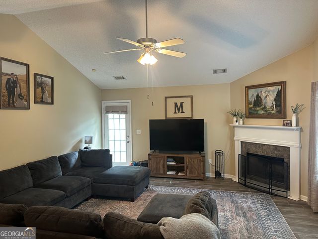 215 Old Plantation Trail NW, Milledgeville, GA 31061