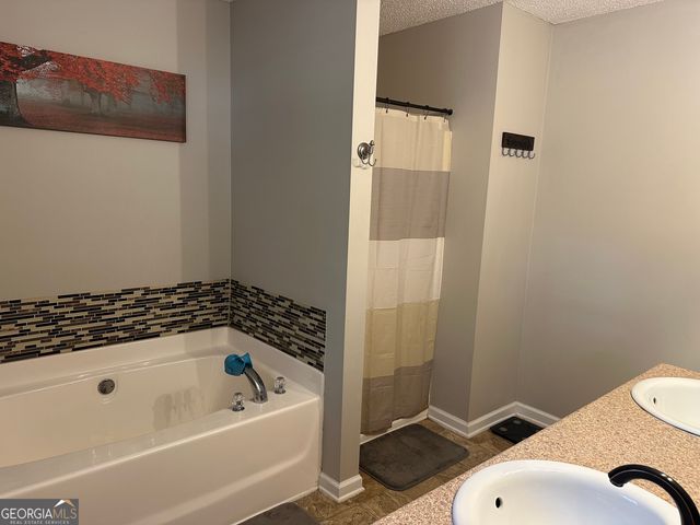 215 Old Plantation Trail NW, Milledgeville, GA 31061