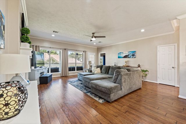 958 Lake View Drive, Montgomery, TX 77356