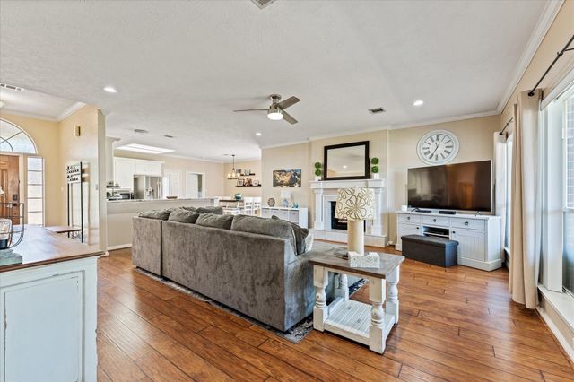 958 Lake View Drive, Montgomery, TX 77356