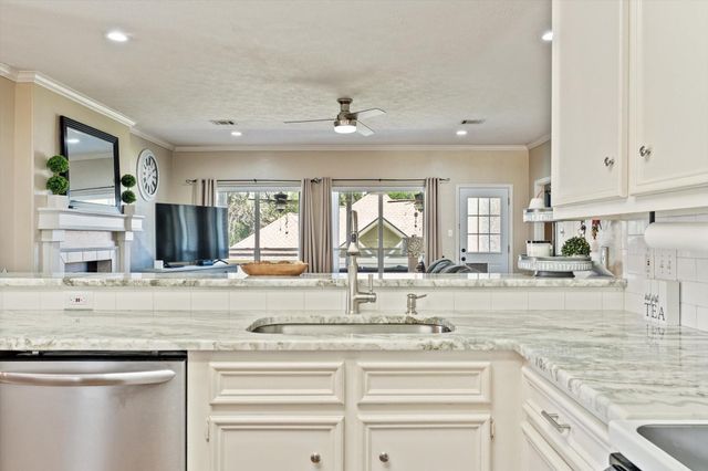 958 Lake View Drive, Montgomery, TX 77356