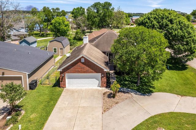 958 Lake View Drive, Montgomery, TX 77356