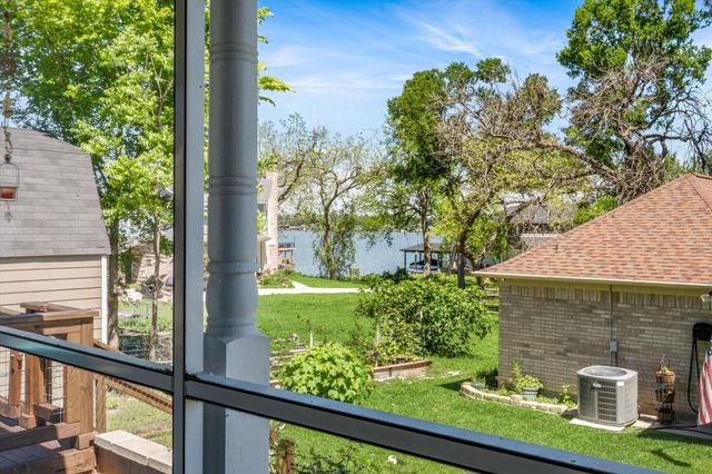 958 Lake View Drive, Montgomery, TX 77356