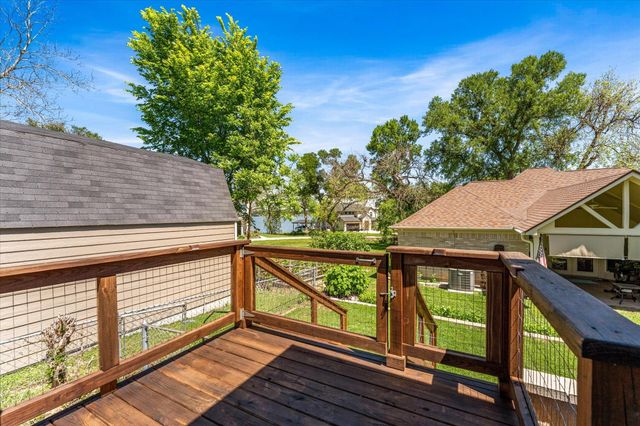 958 Lake View Drive, Montgomery, TX 77356