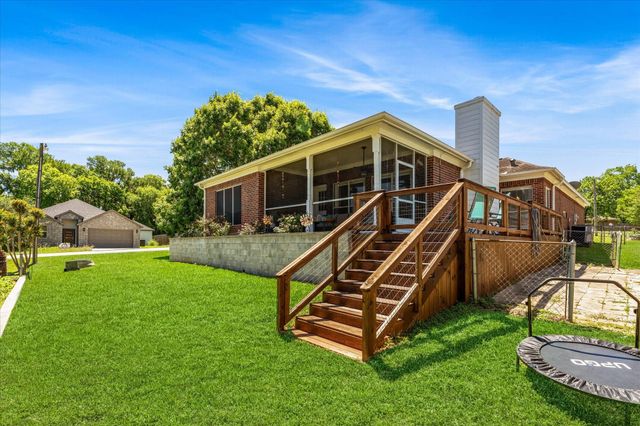 958 Lake View Drive, Montgomery, TX 77356