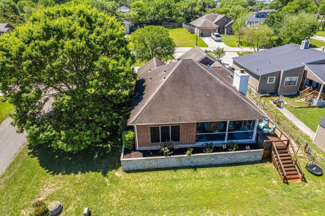 958 Lake View Drive, Montgomery, TX 77356