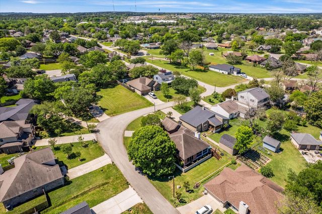 958 Lake View Drive, Montgomery, TX 77356