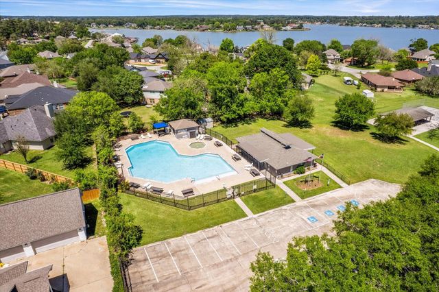 958 Lake View Drive, Montgomery, TX 77356
