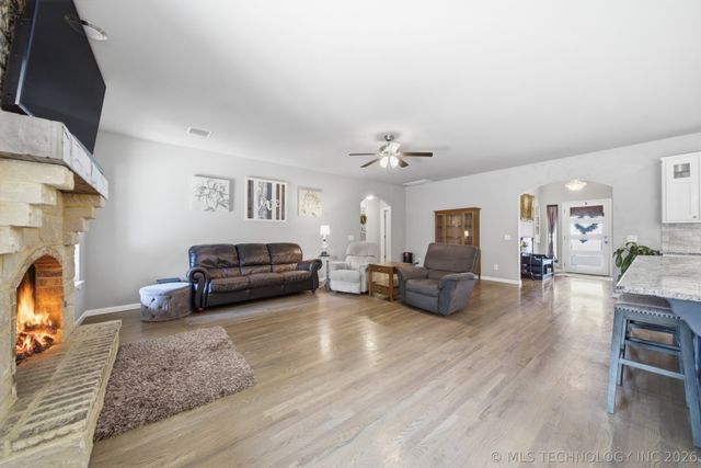 224 Williamsburg Street, Catoosa, OK 74015