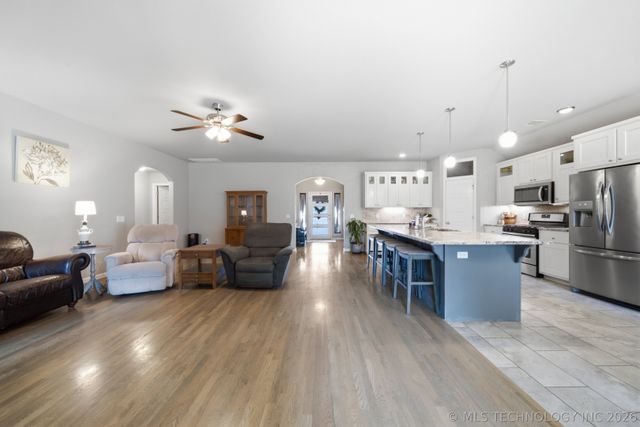 224 Williamsburg Street, Catoosa, OK 74015