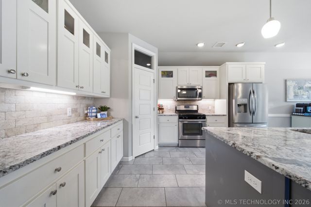 224 Williamsburg Street, Catoosa, OK 74015