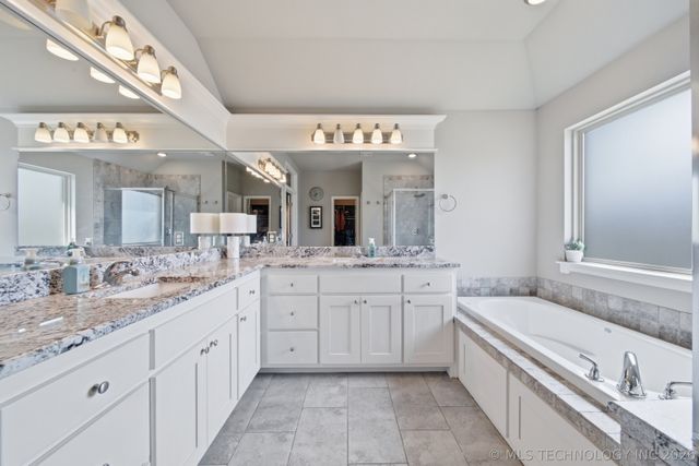 224 Williamsburg Street, Catoosa, OK 74015