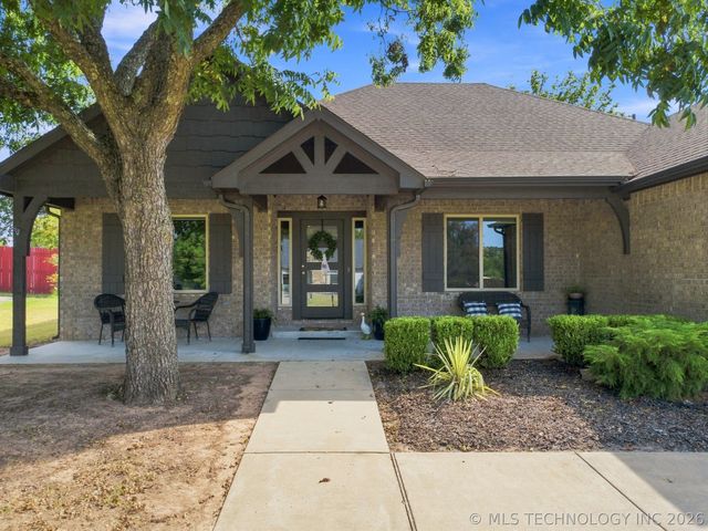 224 Williamsburg Street, Catoosa, OK 74015