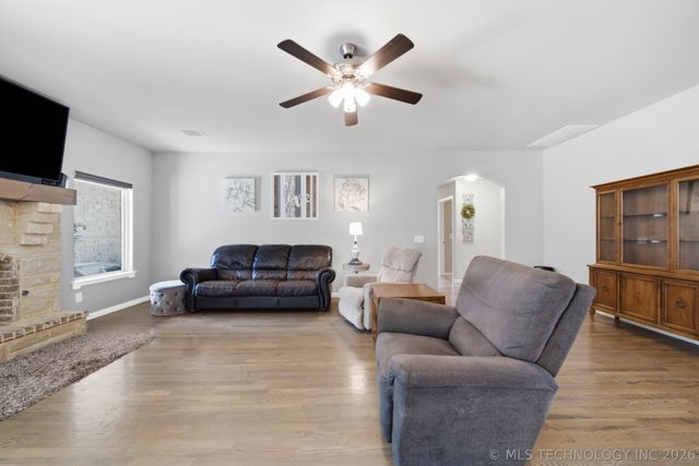 224 Williamsburg Street, Catoosa, OK 74015