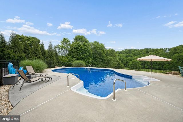 813 SAINT ANN DR, Street, MD 21154