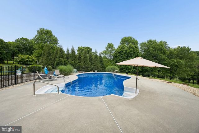 813 SAINT ANN DR, Street, MD 21154