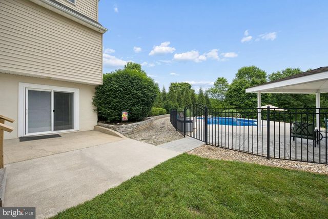 813 SAINT ANN DR, Street, MD 21154