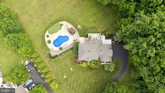 813 SAINT ANN DR, Street, MD 21154