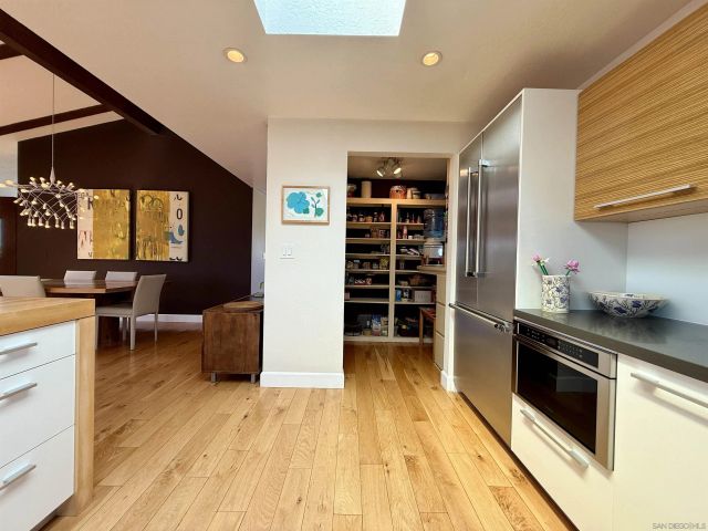 4221 Hill, San Diego, CA 92107