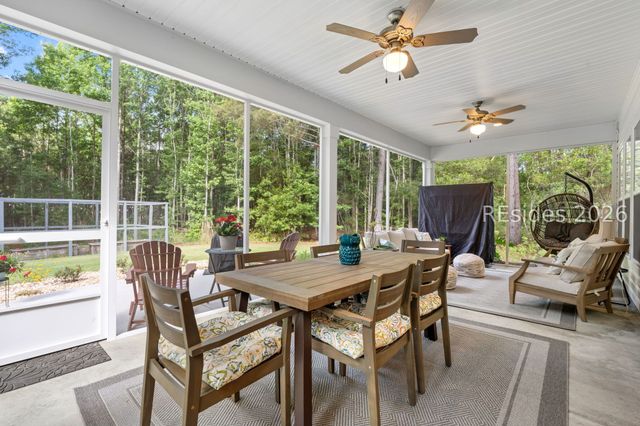 1039 Osprey Lake Cir, Hardeeville, SC 29927