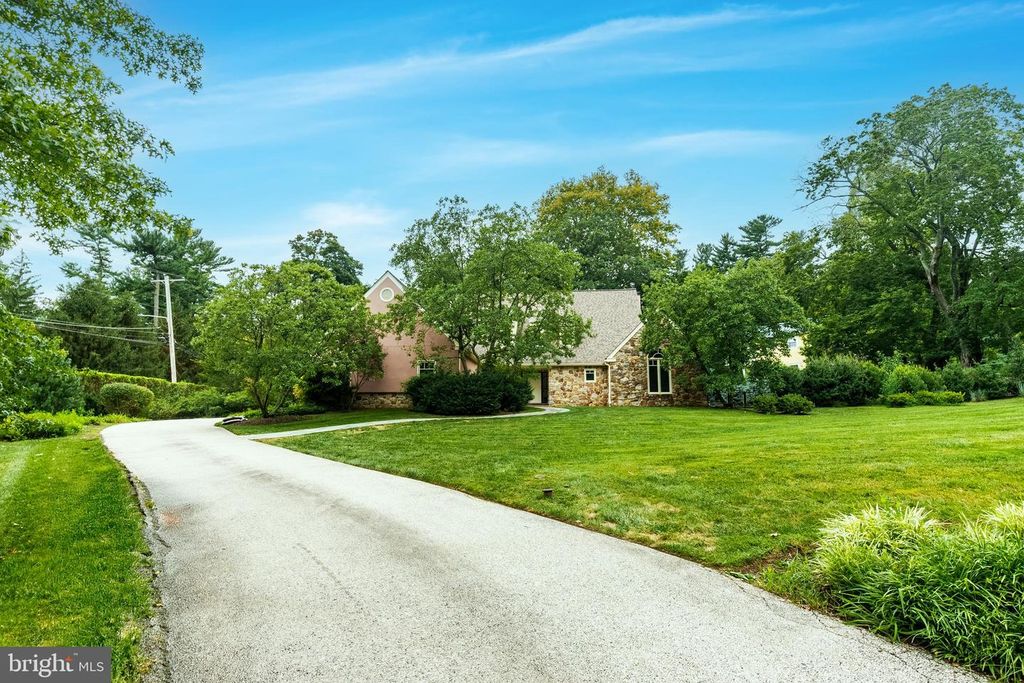 2 SPRING MILL LN, Haverford, PA 19041