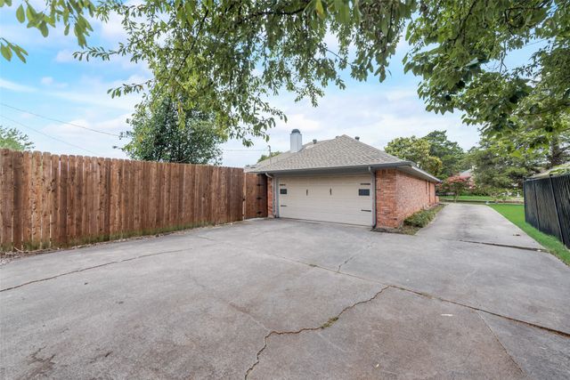 208 Timber Ridge Drive, Murphy, TX 75094