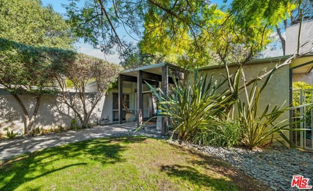 2530 Hutton Drive, Beverly Hills, CA 90210