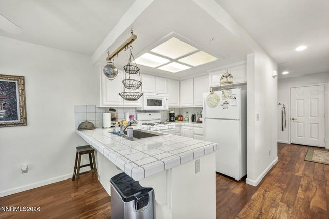 1179 Cottonwood Street APT 15, Gardnerville, NV 89410