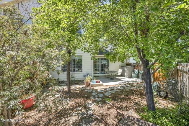 1179 Cottonwood Street APT 15, Gardnerville, NV 89410