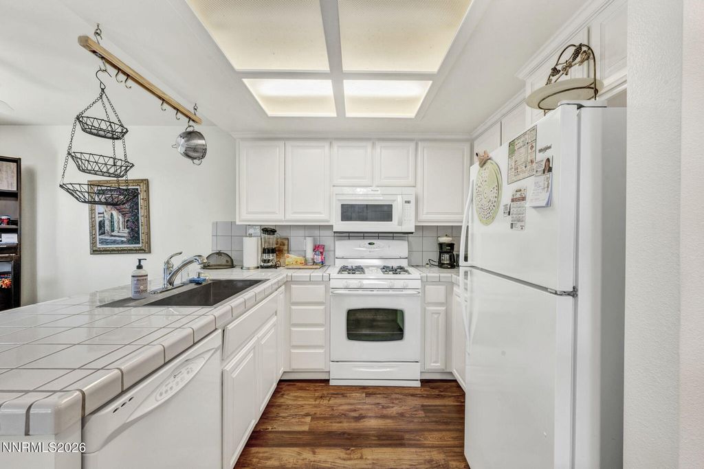 Image 17 of property listing at 1179 Cottonwood Street APT 15, Gardnerville, NV 89410