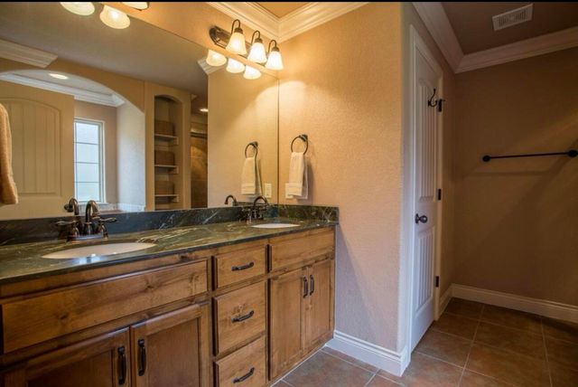 138 Stoney Pointe Drive, Hollister, MO 65672