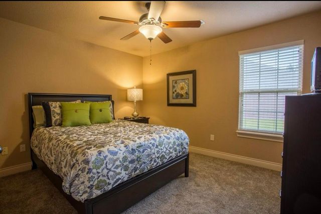 138 Stoney Pointe Drive, Hollister, MO 65672