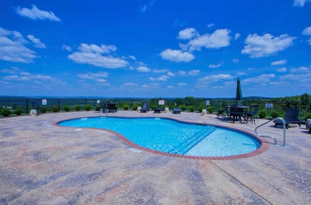 138 Stoney Pointe Drive, Hollister, MO 65672