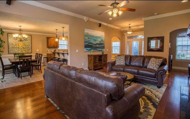 138 Stoney Pointe Drive, Hollister, MO 65672