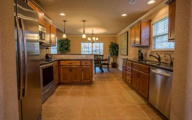 138 Stoney Pointe Drive, Hollister, MO 65672