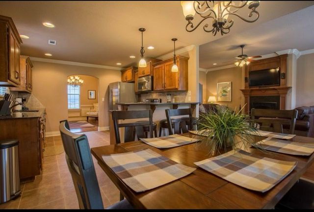 138 Stoney Pointe Drive, Hollister, MO 65672