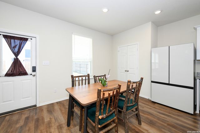 809 Beacon Heights, Seguin, TX 78155