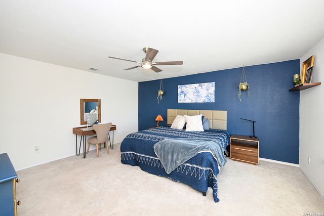 809 Beacon Heights, Seguin, TX 78155