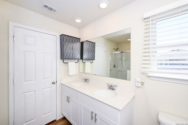 809 Beacon Heights, Seguin, TX 78155