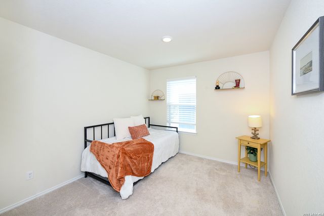 809 Beacon Heights, Seguin, TX 78155