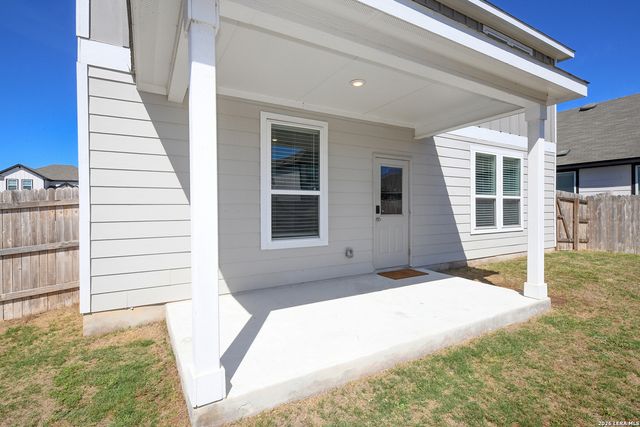 809 Beacon Heights, Seguin, TX 78155