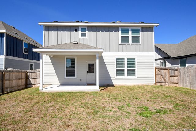 809 Beacon Heights, Seguin, TX 78155