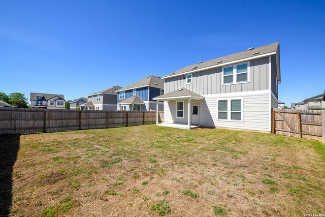 809 Beacon Heights, Seguin, TX 78155