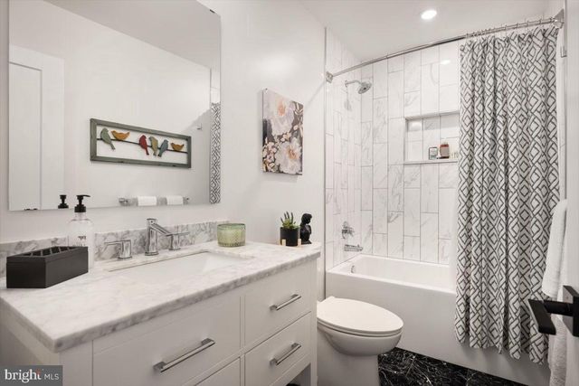 411-302 N LOUDOUN ST, Winchester, VA 22601