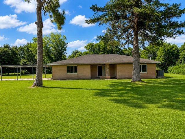 702 E Dallas Street, Fresno, TX 77545