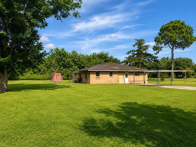 702 E Dallas Street, Fresno, TX 77545
