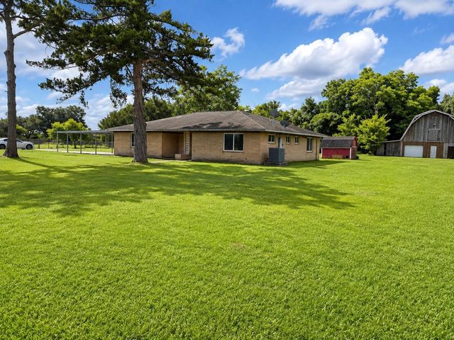 702 E Dallas Street, Fresno, TX 77545