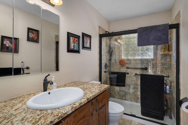 2223 N Roosevelt Avenue, Springfield, MO 65803