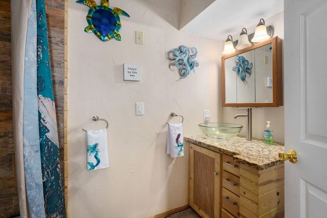 2223 N Roosevelt Avenue, Springfield, MO 65803