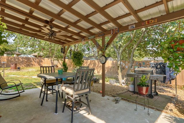 2223 N Roosevelt Avenue, Springfield, MO 65803